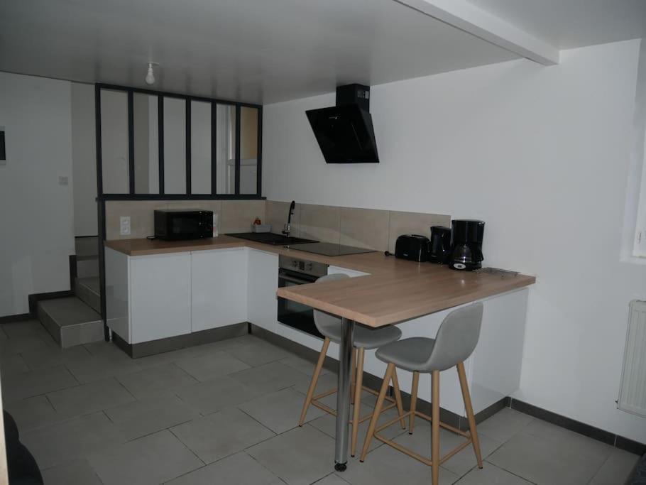 Studio Independant, Au Calme. La Roche-sur-Yon Exterior foto