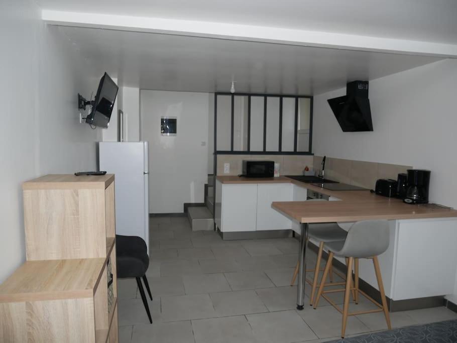 Studio Independant, Au Calme. La Roche-sur-Yon Exterior foto