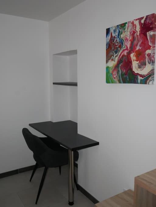 Studio Independant, Au Calme. La Roche-sur-Yon Exterior foto